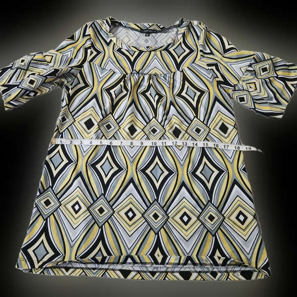 Shirt - Picture 2 of 4